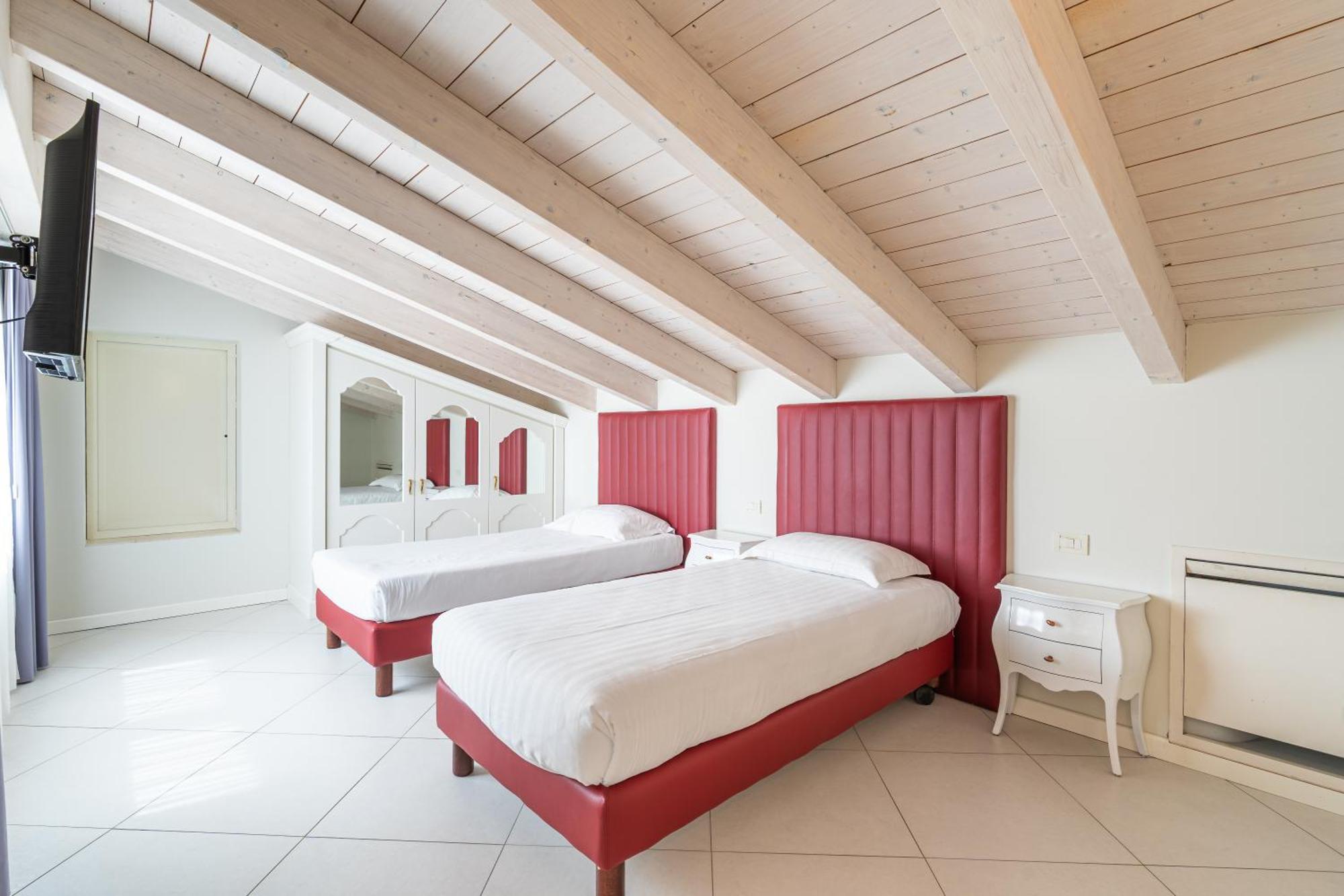Monastero Resort & Spa 索亚诺·德尔·拉戈 外观 照片