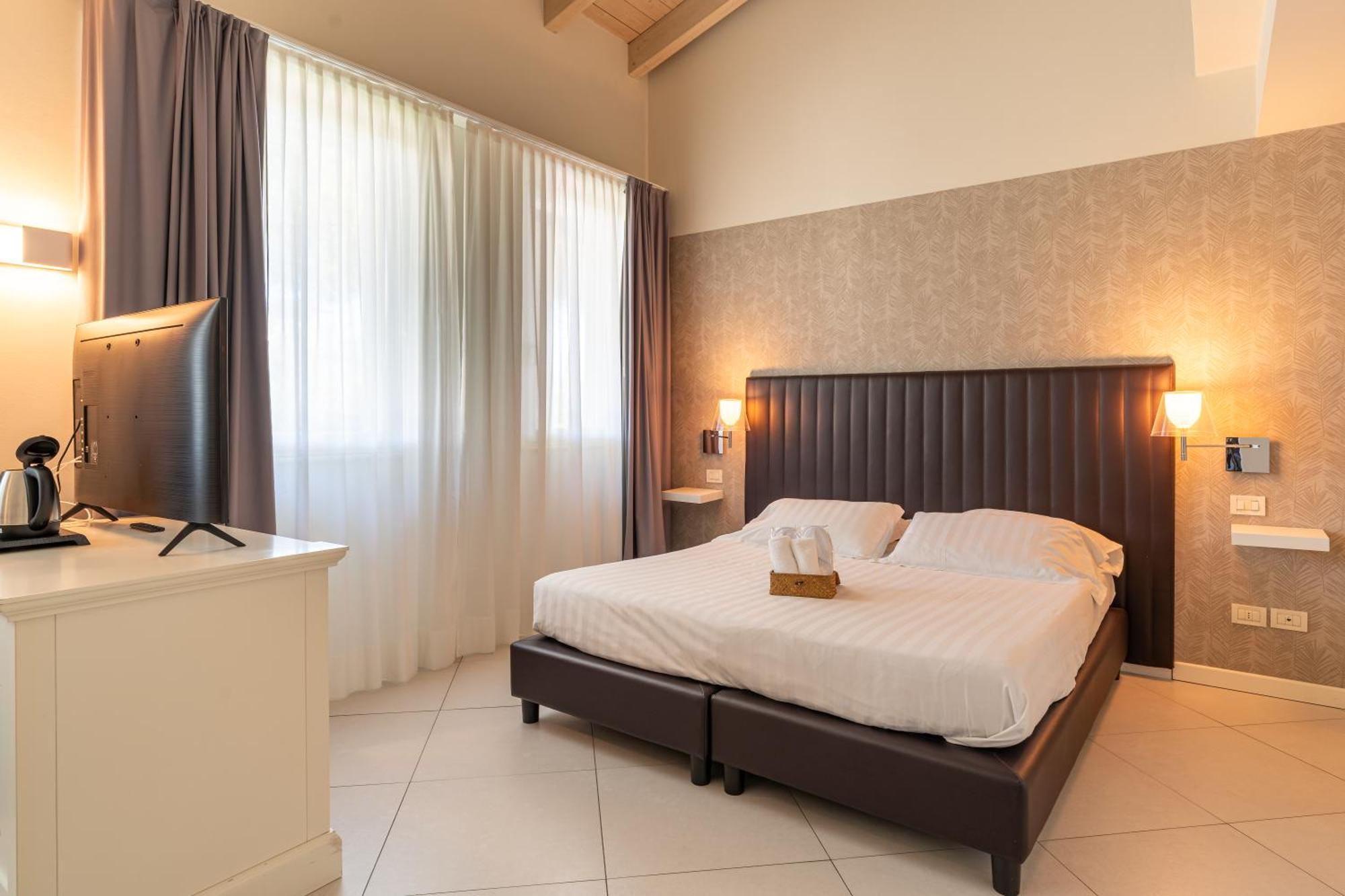 Monastero Resort & Spa 索亚诺·德尔·拉戈 外观 照片
